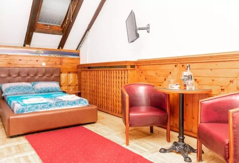پانسیون Fortezza Rooms