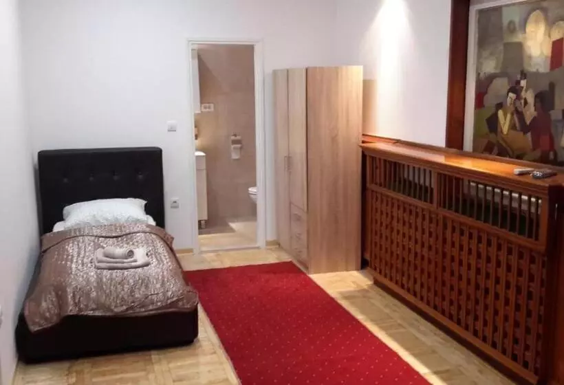 پانسیون Fortezza Rooms