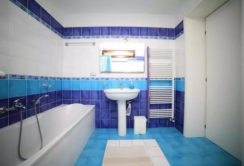 Majatalo La Tavernetta Degli Artisti