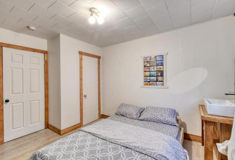 민박 The International House Hostel