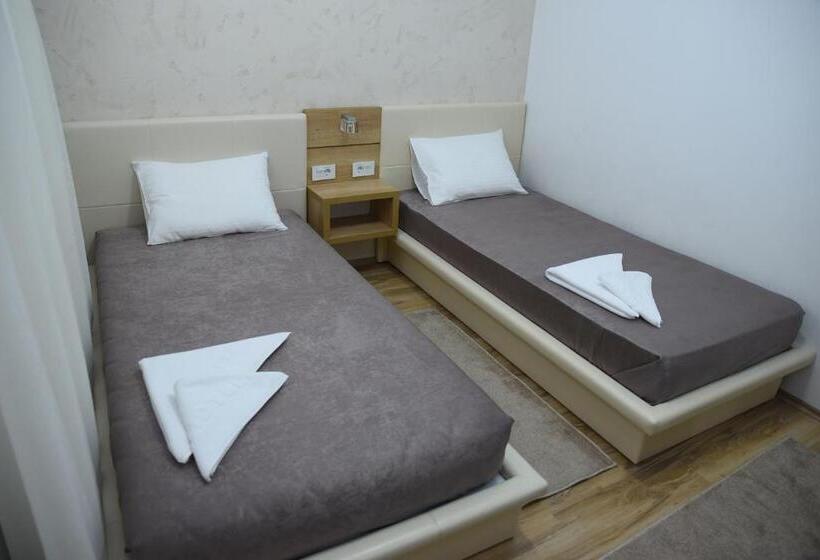 هتل Garni Uni Elita Lux