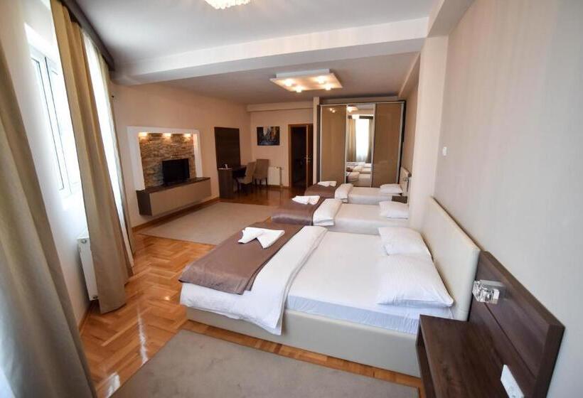 هتل Garni Uni Elita Lux