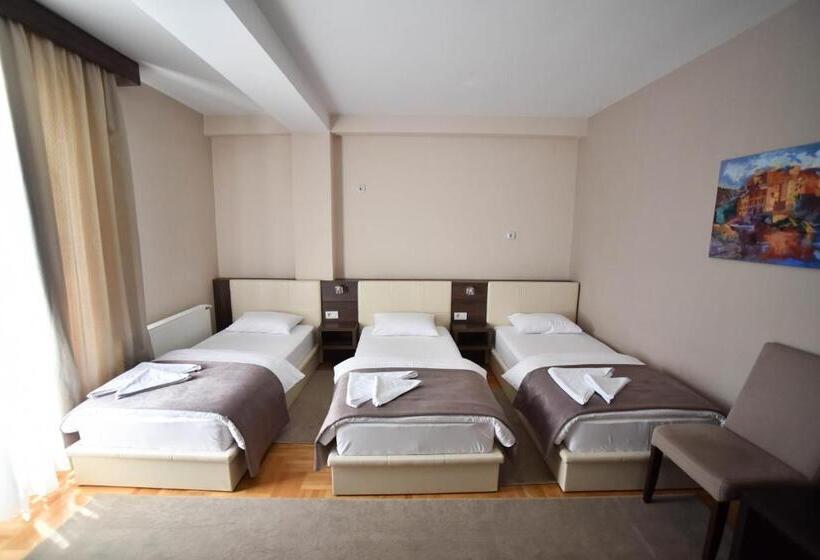 هتل Garni Uni Elita Lux