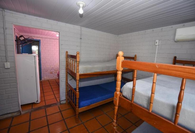 ユースホステル Pousada Vila Da Ferrugem