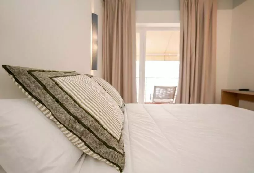 هتل Atlante Sanxenxo Boutique
