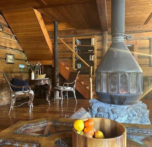 Hotel Rustic Beaverfoot Lodge Room N10