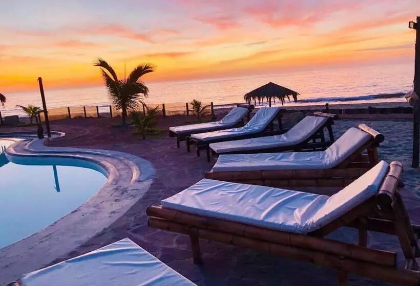 Hotelli Waltako Beach Culture