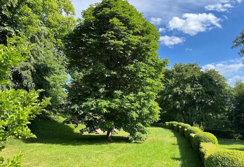 リゾートホテル Péchy Castle