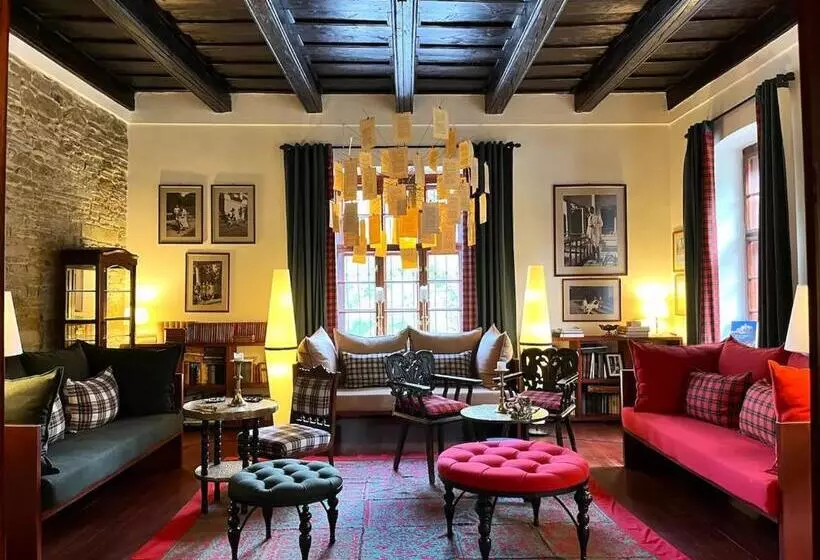 Lomakeskus Péchy Castle