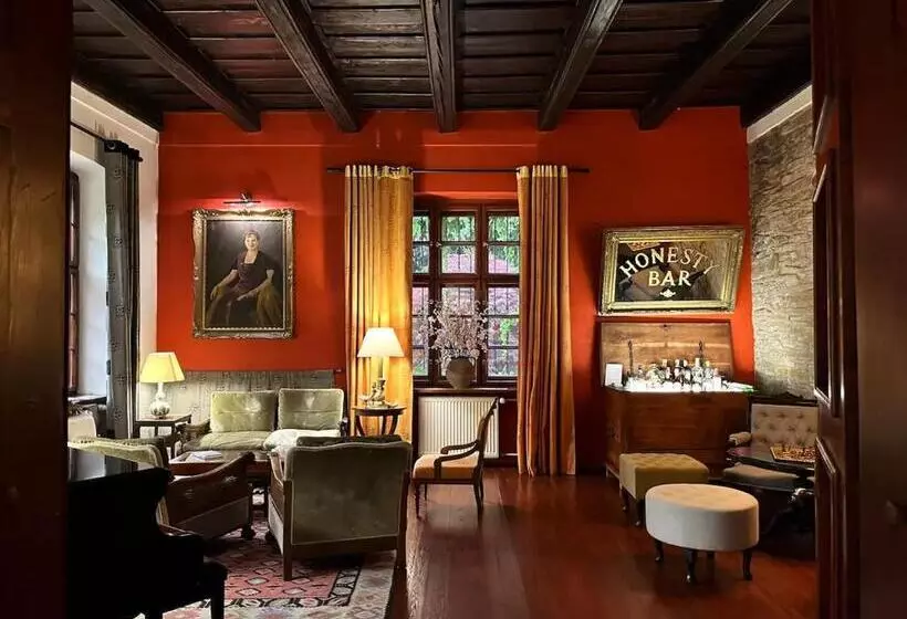 Lomakeskus Péchy Castle