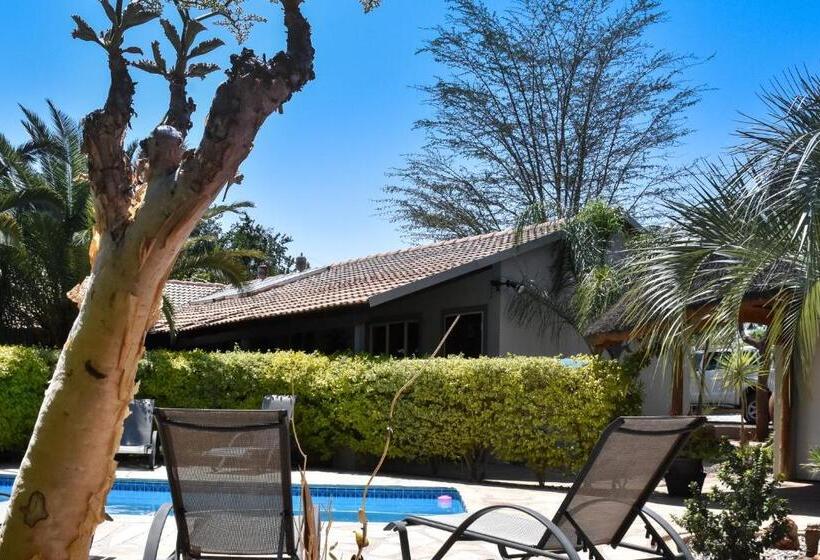 تختخواب و صبحانه Kamaku Guesthouse Cc