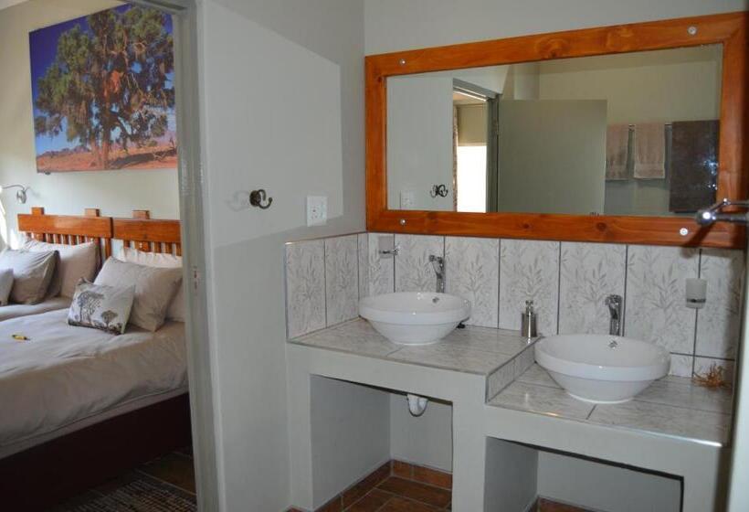 تختخواب و صبحانه Kamaku Guesthouse Cc