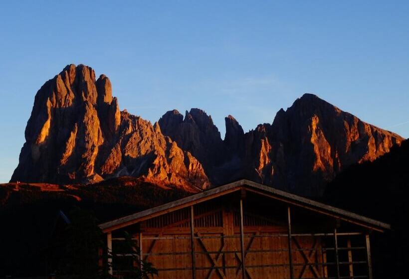 هتل Albergo Somont