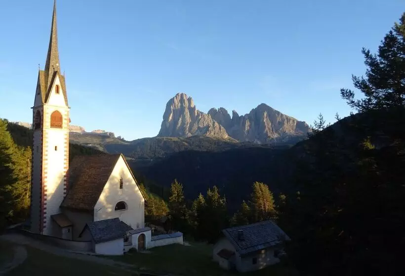 هتل Albergo Somont