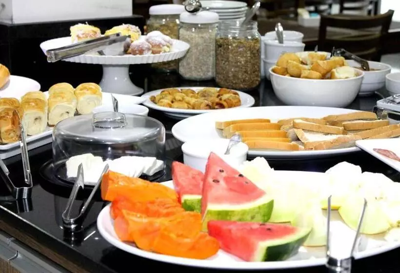Avare Plaza Hotel Plus