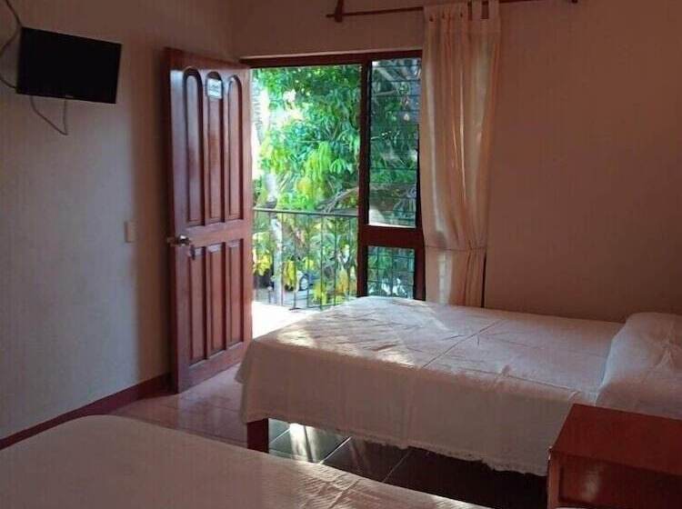 هتل Casa Mamá Maya