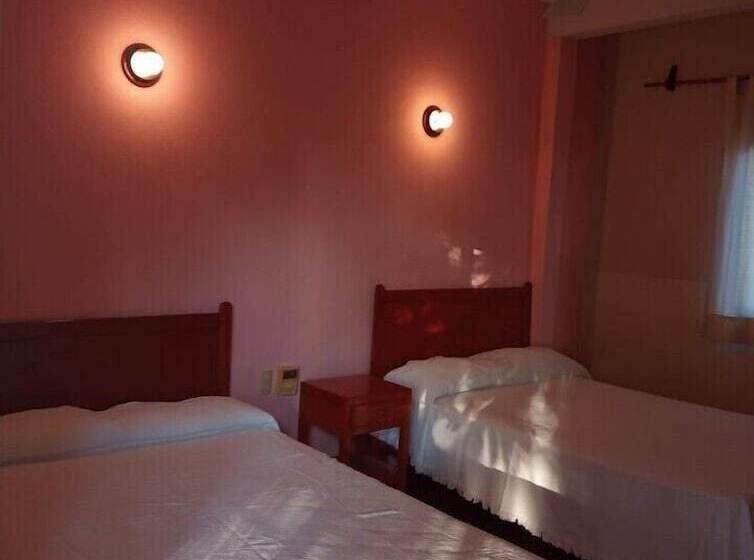 هتل Casa Mamá Maya