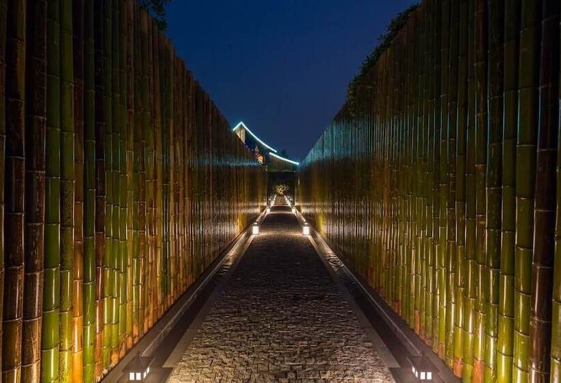 Muise Tented Camp Resort