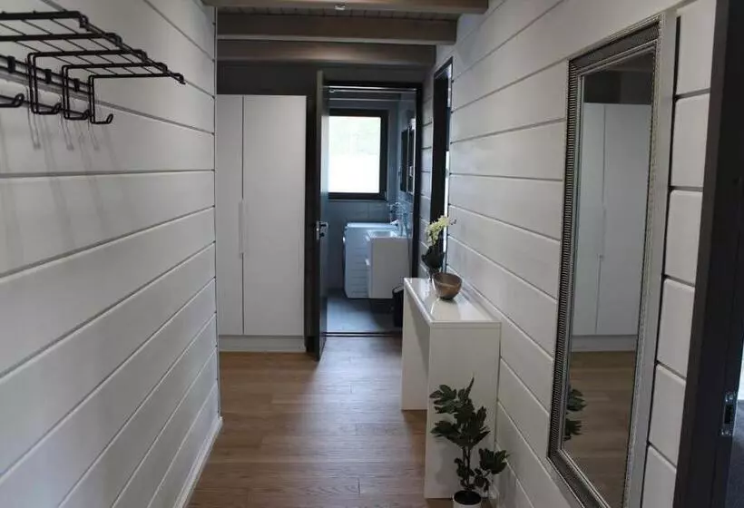 استراحتگاه Naava Chalets
