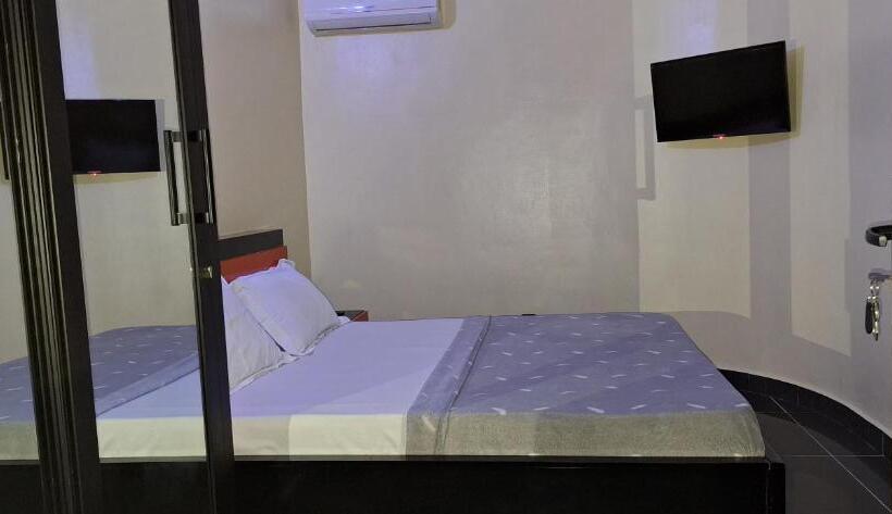 پانسیون Room In Guest Room   Royal Blue Guest House Bar Economy Double Bed