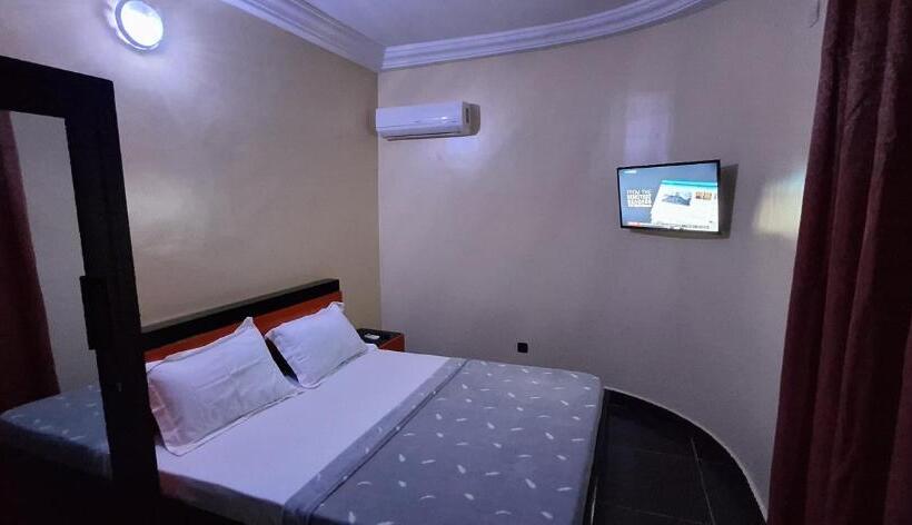 پانسیون Room In Guest Room   Royal Blue Guest House Bar Economy Double Bed