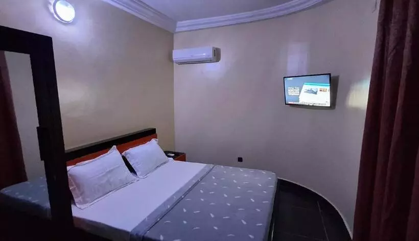 پانسیون Room In Guest Room   Royal Blue Guest House Bar Economy Double Bed