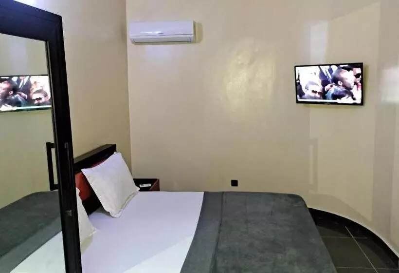 پانسیون Room In Guest Room   Royal Blue Guest House Bar Economy Double Bed