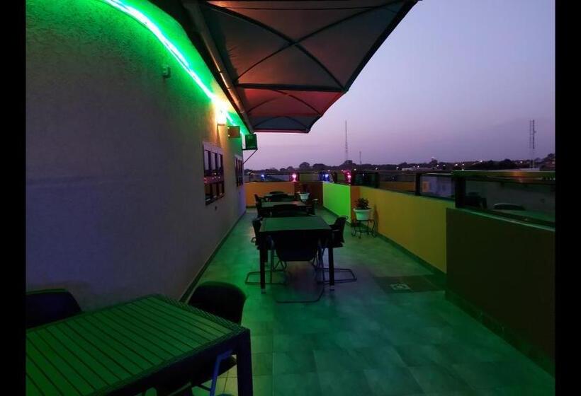 پانسیون Room In Guest Room   Royal Blue Guest House Bar Economy Double Bed