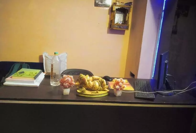 ペンション Shreeram Guest House !ujjain Near Mahakal Temple Fully! Aircondition Property With Parking!