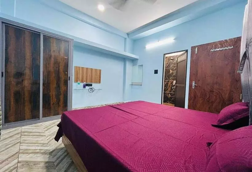 ペンション Shreeram Guest House !ujjain Near Mahakal Temple Fully! Aircondition Property With Parking!