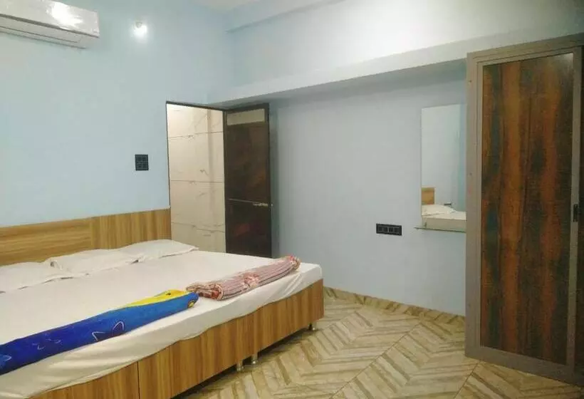ペンション Shreeram Guest House !ujjain Near Mahakal Temple Fully! Aircondition Property With Parking!