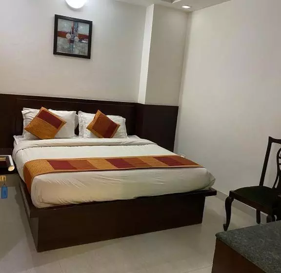 Golden Sandstone Hotel Safaris