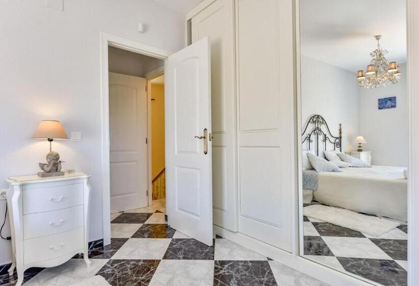 پانسیون Villa Fortuna Apartamentos у Estudios Para Vacaciones Con Piscina Común, Calpe