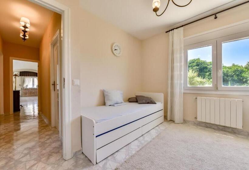 پانسیون Villa Fortuna Apartamentos у Estudios Para Vacaciones Con Piscina Común, Calpe