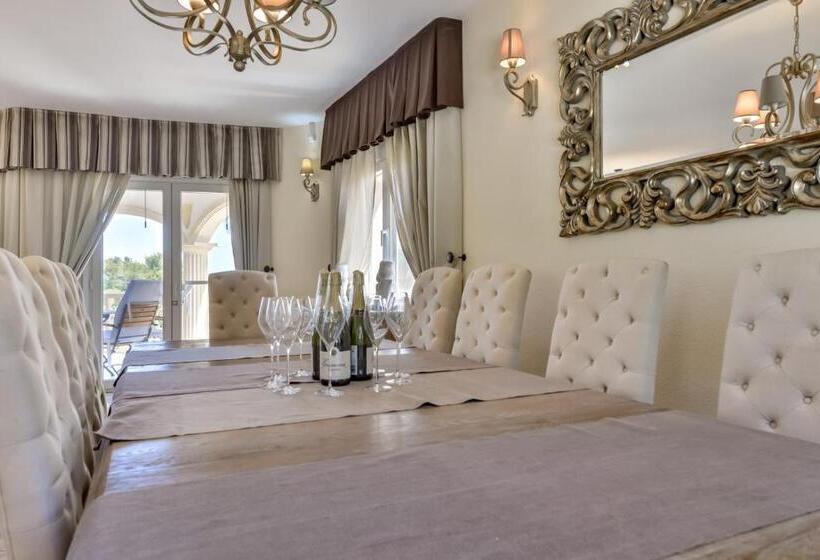 پانسیون Villa Fortuna Apartamentos у Estudios Para Vacaciones Con Piscina Común, Calpe