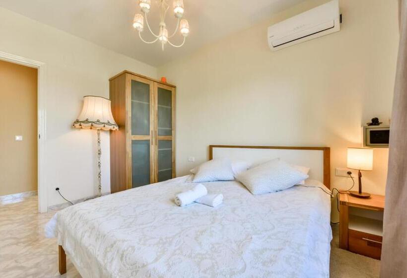 پانسیون Villa Fortuna Apartamentos у Estudios Para Vacaciones Con Piscina Común, Calpe