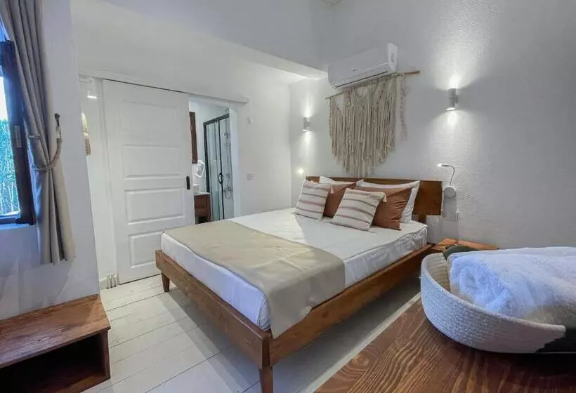 Hotelli Ni̇yama Mari̇na Butik