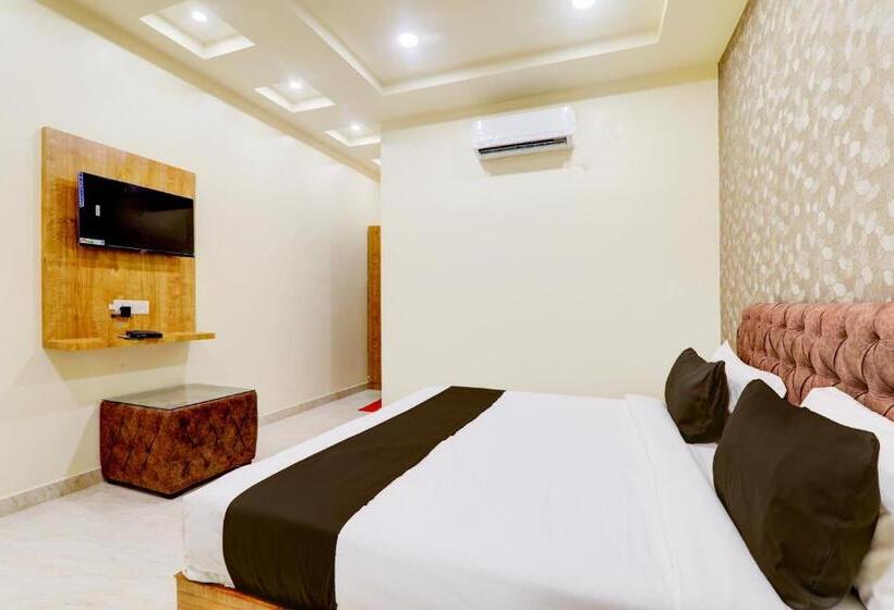 Super Hotel O The Ashiyana Stay