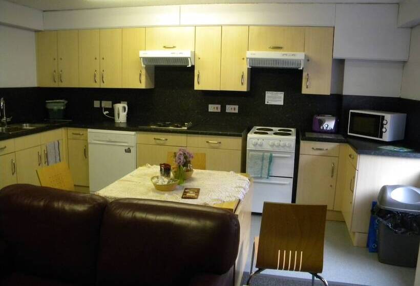 Cămin Woolmanhill City Centre   Campus Accommodation