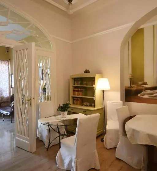 Aamiaismajoitus (B&B) Tulipán Villa Panzió