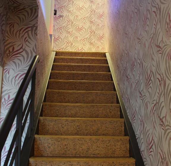 Full Moon Boutique Motel