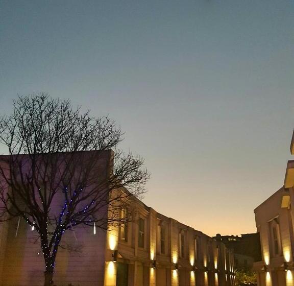 Full Moon Boutique Motel