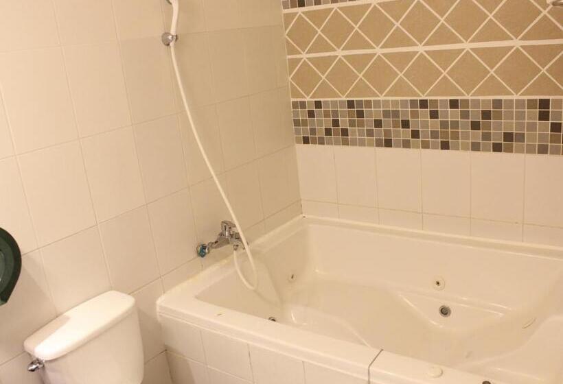 Full Moon Boutique Motel