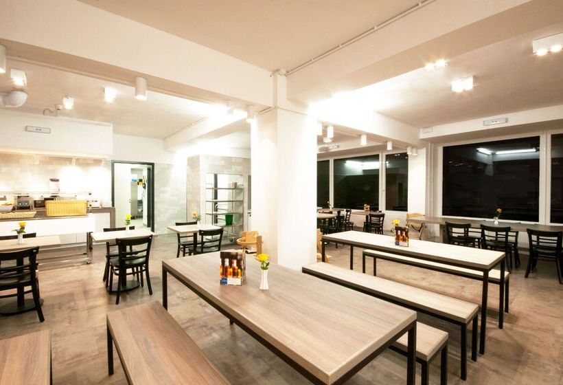 هتل a&o Bremen Hauptbahnhof