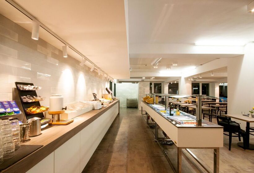 هتل a&o Bremen Hauptbahnhof