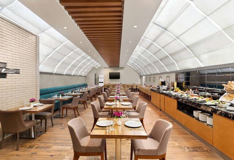 هتل Tbilisi Chambers, Trademark Collection By Wyndham