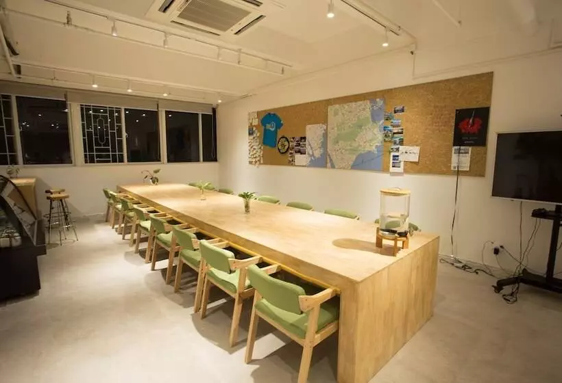 Phoenix Egg Youth Hostel