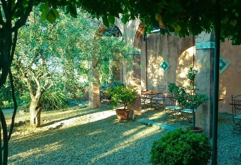 تختخواب و صبحانه Bastide Du Pin
