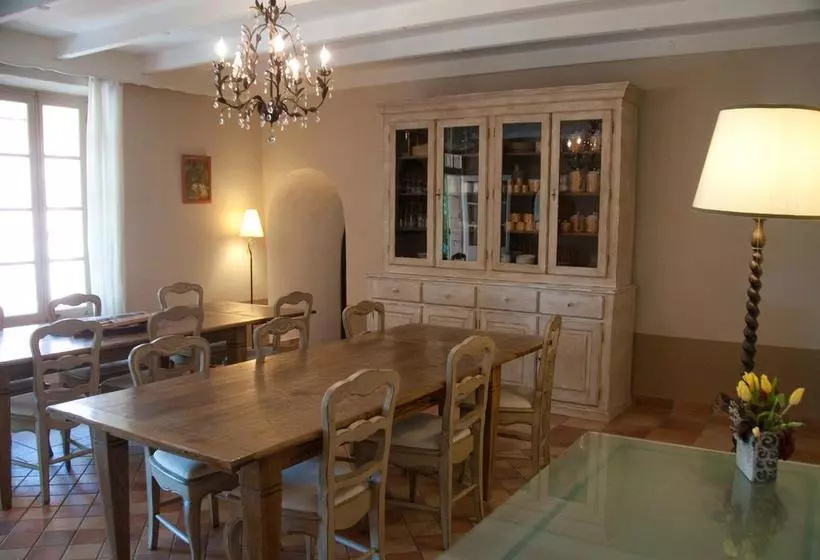 تختخواب و صبحانه Bastide Du Pin