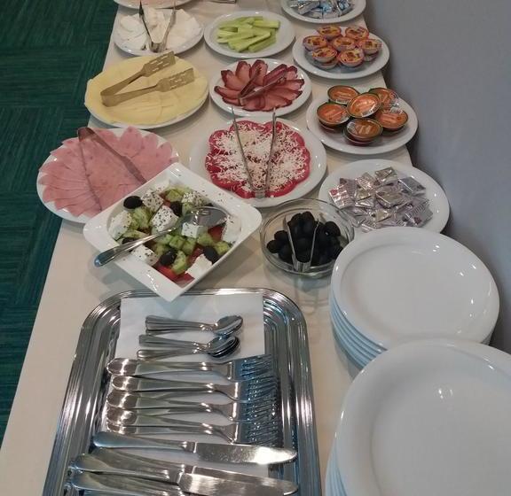 Central Hotel, Fitness And Spa